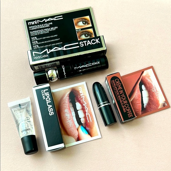 MAC TRAVEL SET - NEW! - Picture 1 of 1
